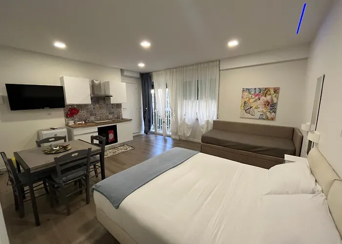 F Rooms Napoli Via Sementini